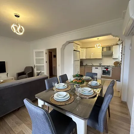 Sehir Merkezinde Kiralik Φετιγιέ